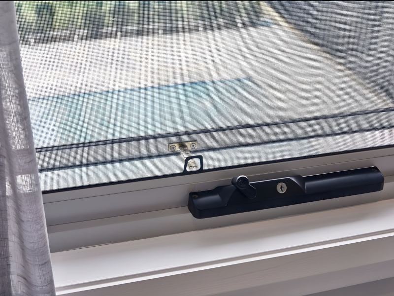 Aluminum Crank Out Windows