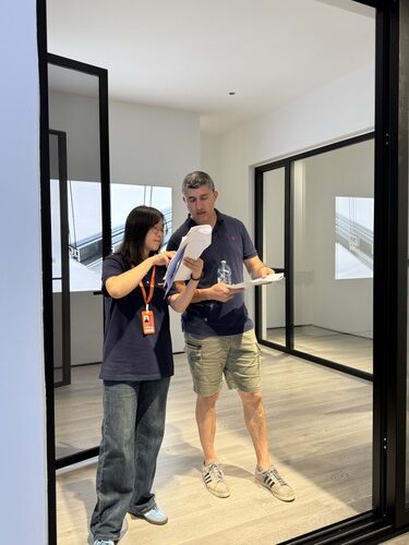 Boswindor with Customers 4 rotated