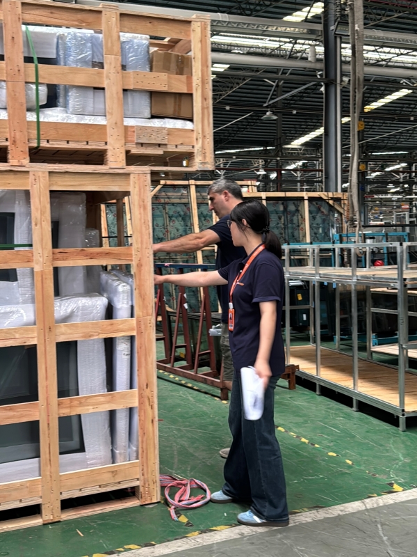 Clients Visit our factory and Lab 4